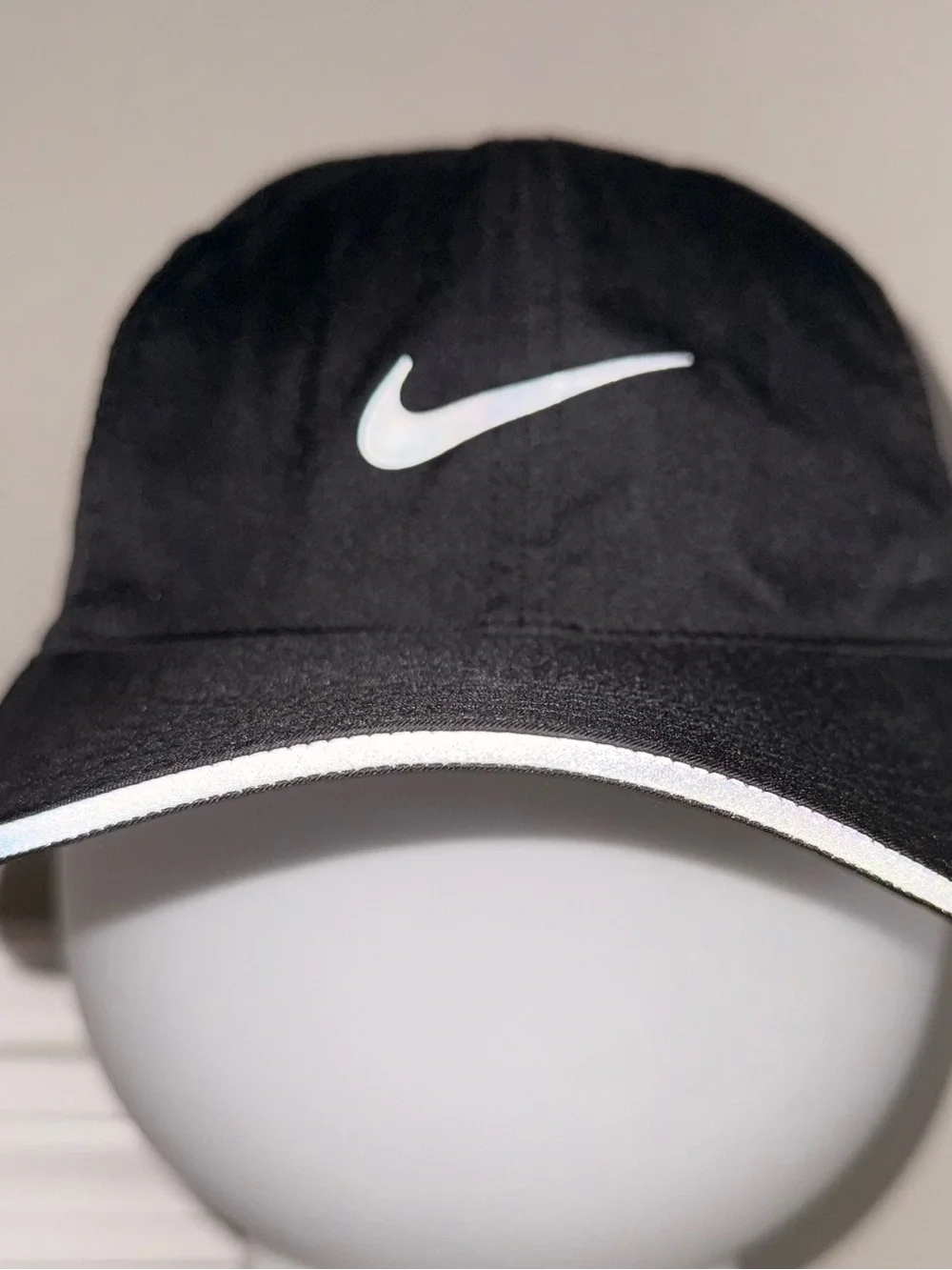 Nike Featherlight Dri-FIT Unstructured Black hat with reflective accents